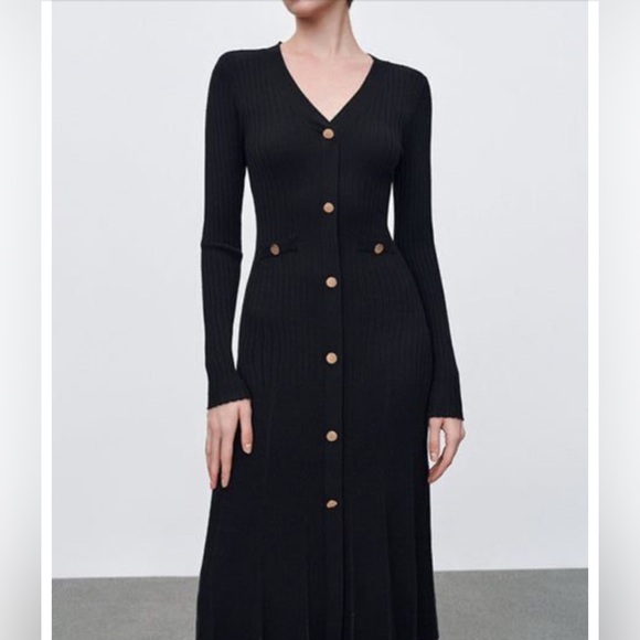 Black Ribbed Knit Button-Front Midi Dress 🖤 - Picture 2 of 9